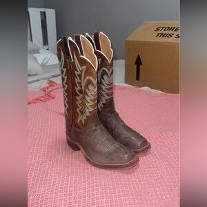Brand new women’s Justin boots